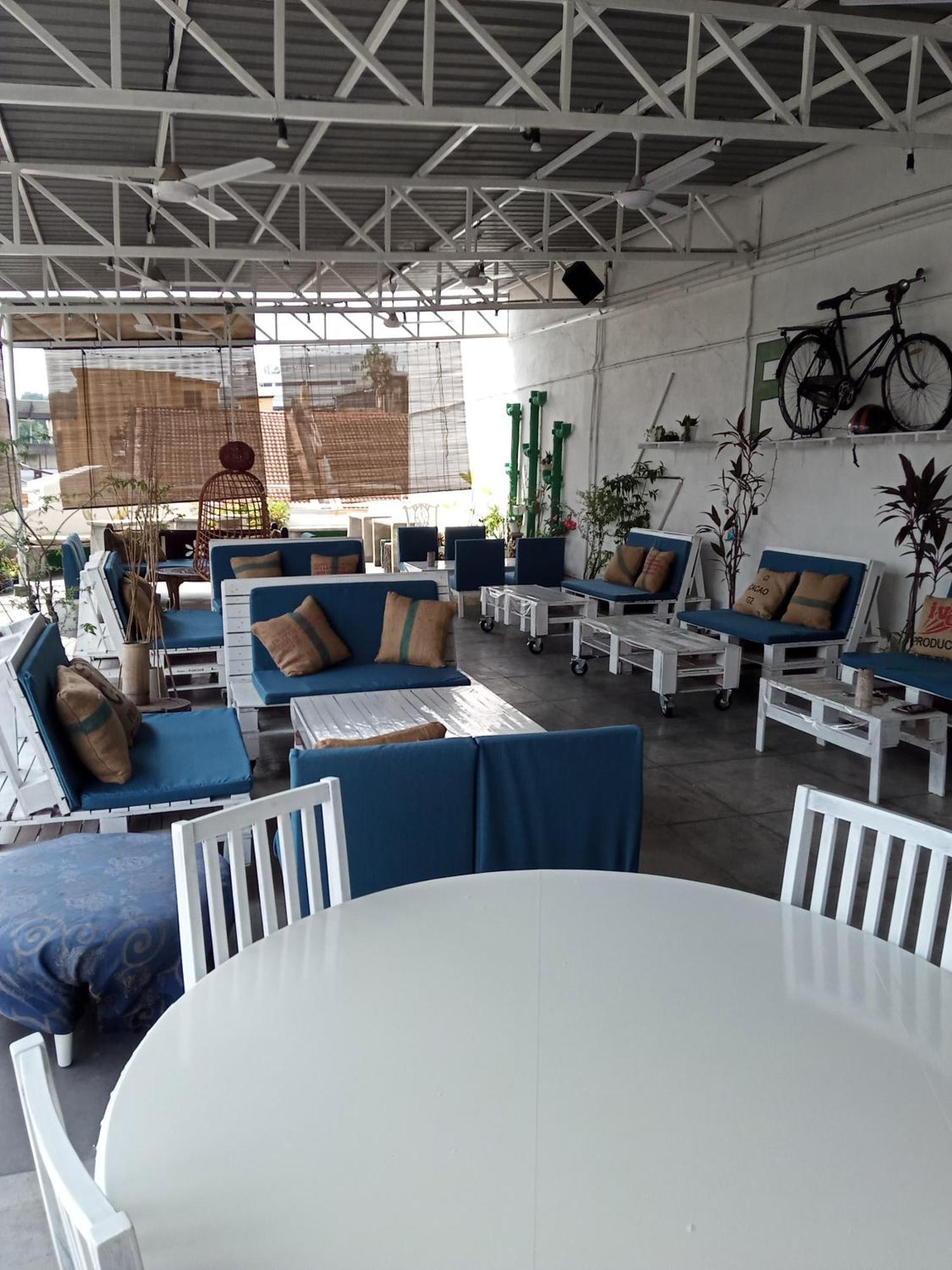 Birdnest Guesthouse, Gaia Rooftop Cafe — Photos 2